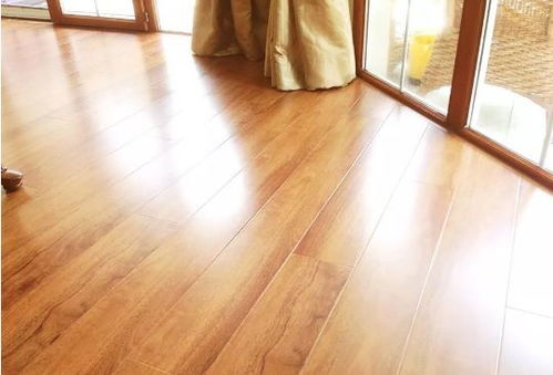 鋪瓷磚好還是木地板好？木地板的這一個(gè)優(yōu)點(diǎn)，足夠你下決定了！